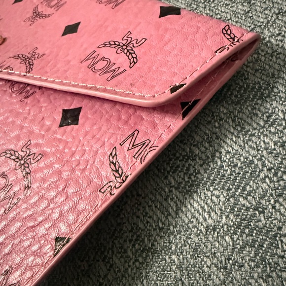NEW MCM Envelope Pouch Clutch Pink Visetos - Picture 5 of 5